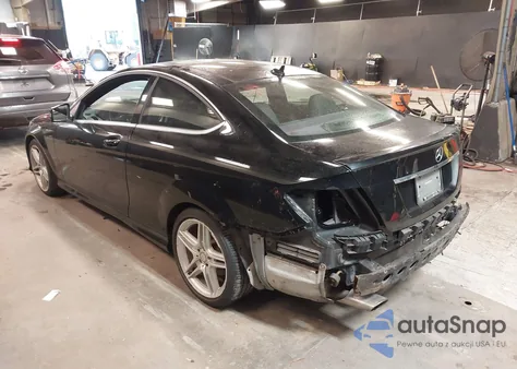 2014 Mercedes-Benz C 250 z USA, uszkodzony, nr VIN WDDGJ4HB7EG325953